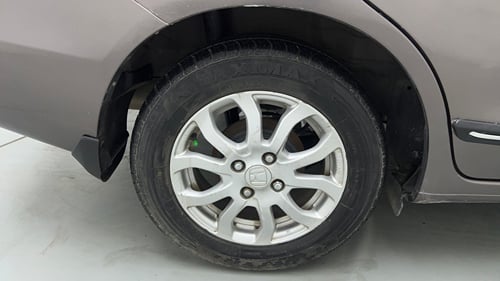 Used 2014 Honda Amaze 1.2 VX AT i-VTEC Petrol Automatic tyres RIGHT REAR TYRE RIM VIEW