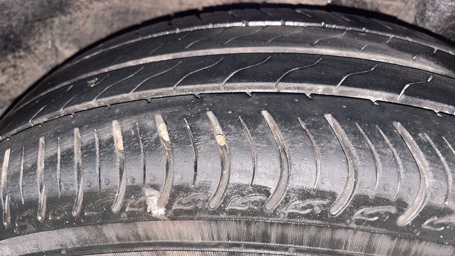 Used 2020 Honda Amaze 1.2 V MT Petrol Petrol Manual tyres LEFT REAR TYRE TREAD VIEW
