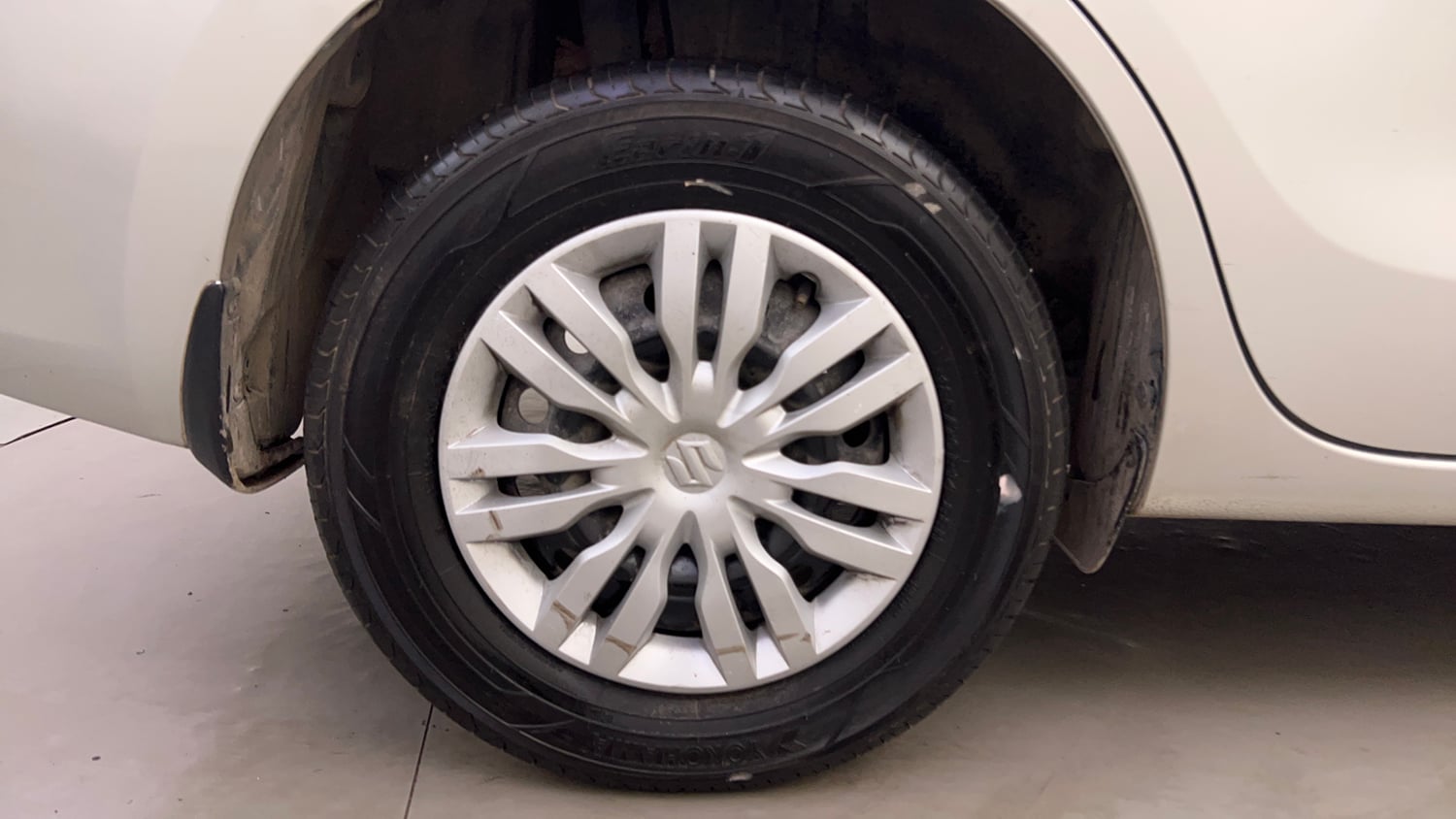 Used 2017 Maruti Suzuki Dzire VDi AMT Diesel Automatic tyres RIGHT REAR TYRE RIM VIEW