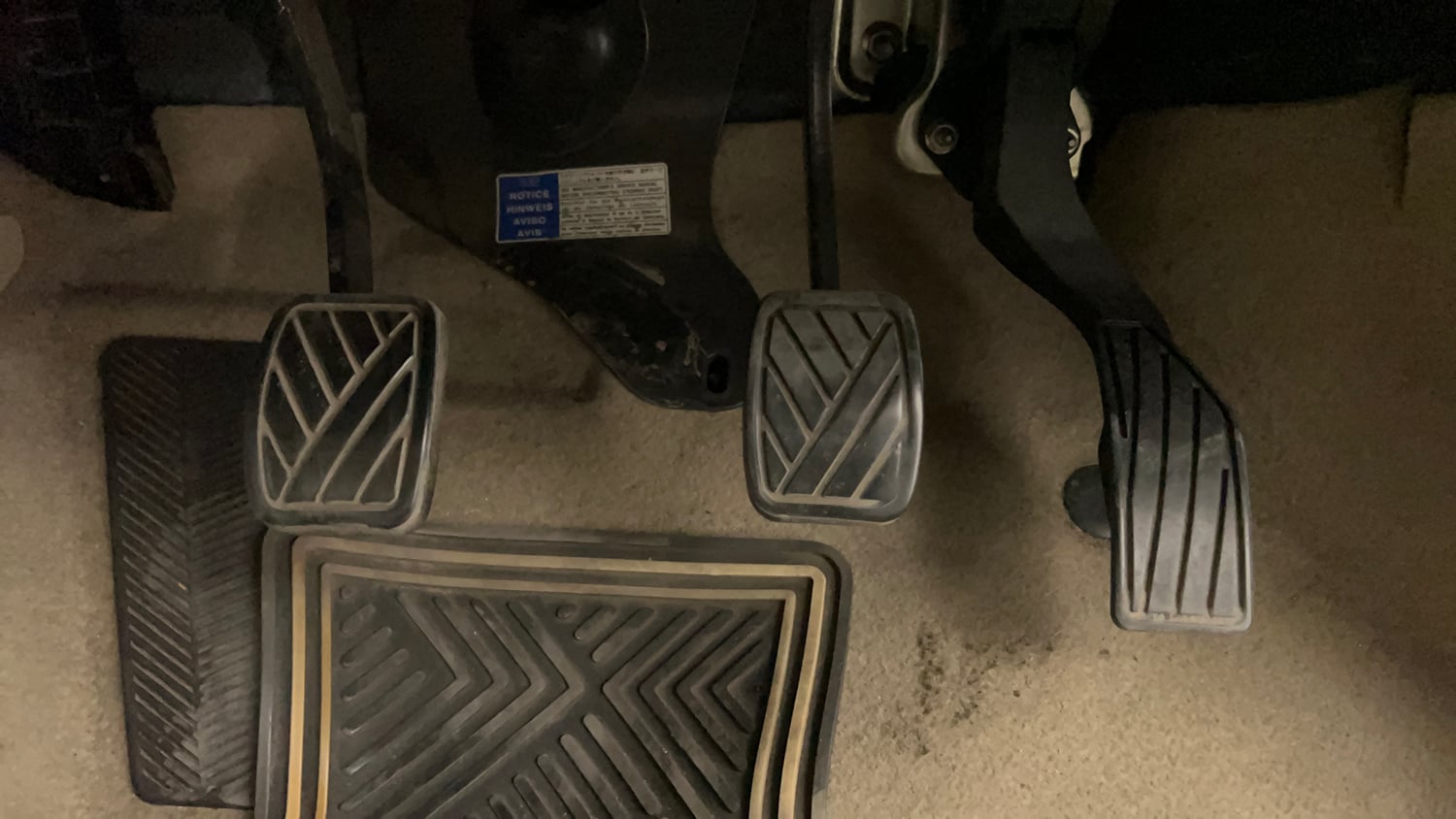 Used 2015 Maruti Suzuki Ciaz VXi+ Petrol Manual interior PEDALS VIEW