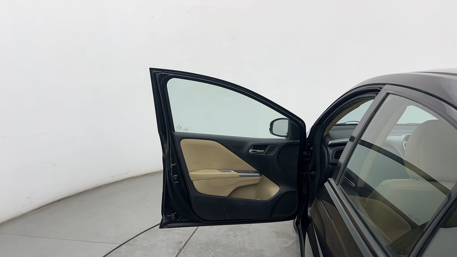 Used 2014 Honda City VX Diesel Diesel Manual interior LEFT FRONT DOOR OPEN VIEW