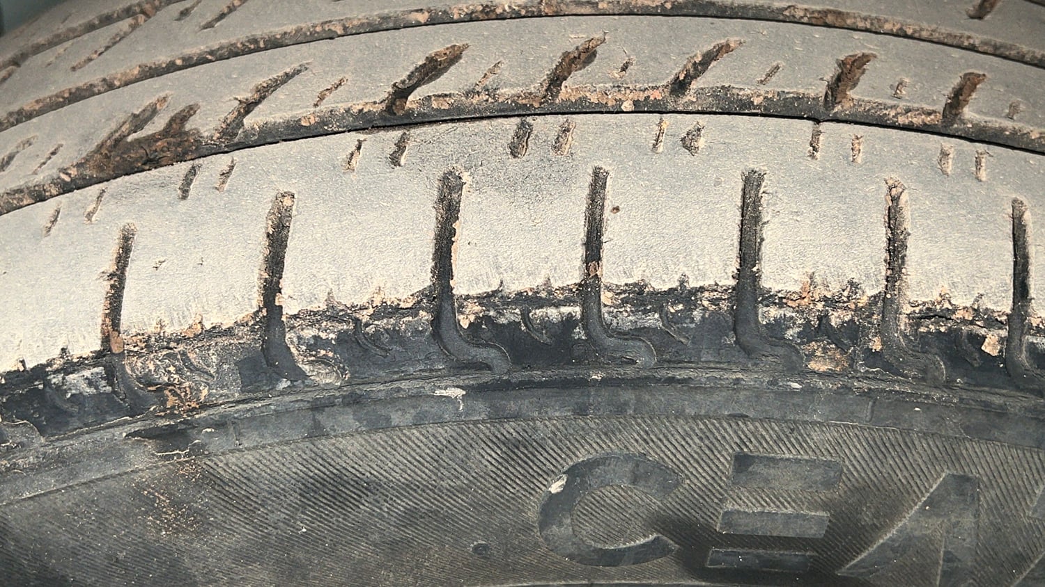 Used 2019 Maruti Suzuki Wagon R ZXi 1.2 AMT Petrol Automatic tyres LEFT FRONT TYRE TREAD VIEW