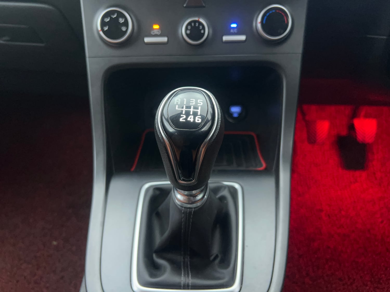 Used 2022 Hyundai Creta EX 1.5 Petrol Petrol Manual interior GEAR  KNOB VIEW