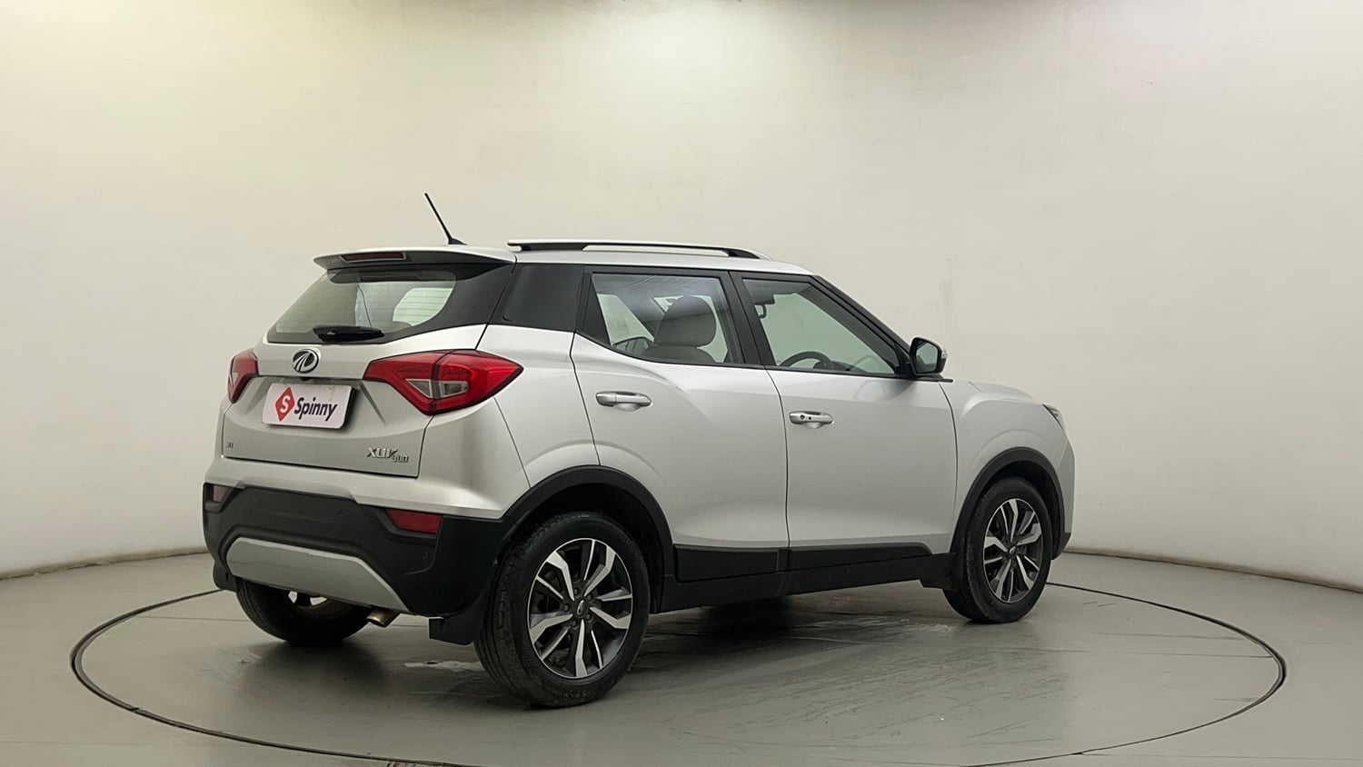 Used 2019 Mahindra XUV 300 1.2 W8 (O) Petrol Manual exterior RIGHT REAR CORNER VIEW