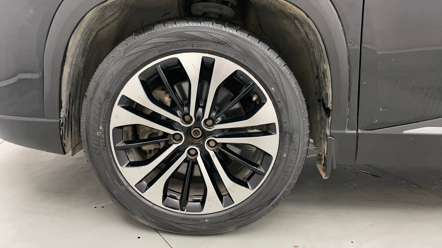 Used 2021 MG Motors Hector Plus Sharp 2.0 Diesel Turbo MT 6-STR Diesel Manual tyres LEFT FRONT TYRE RIM VIEW