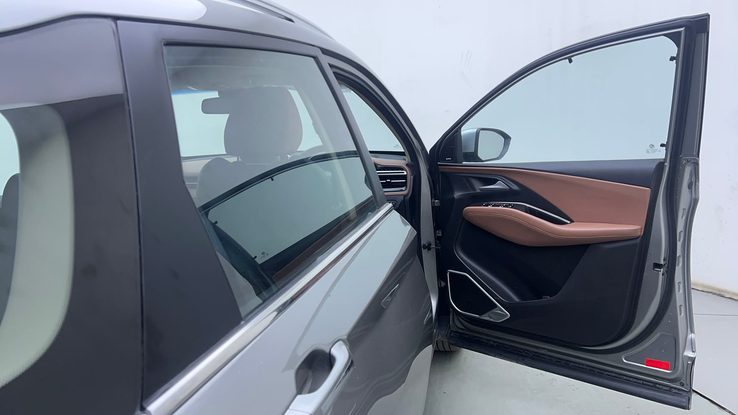 Used 2023 MG Motors Hector Plus Savvy Pro 1.5 Turbo Petrol CVT 7 STR Petrol Automatic interior RIGHT FRONT DOOR OPEN VIEW