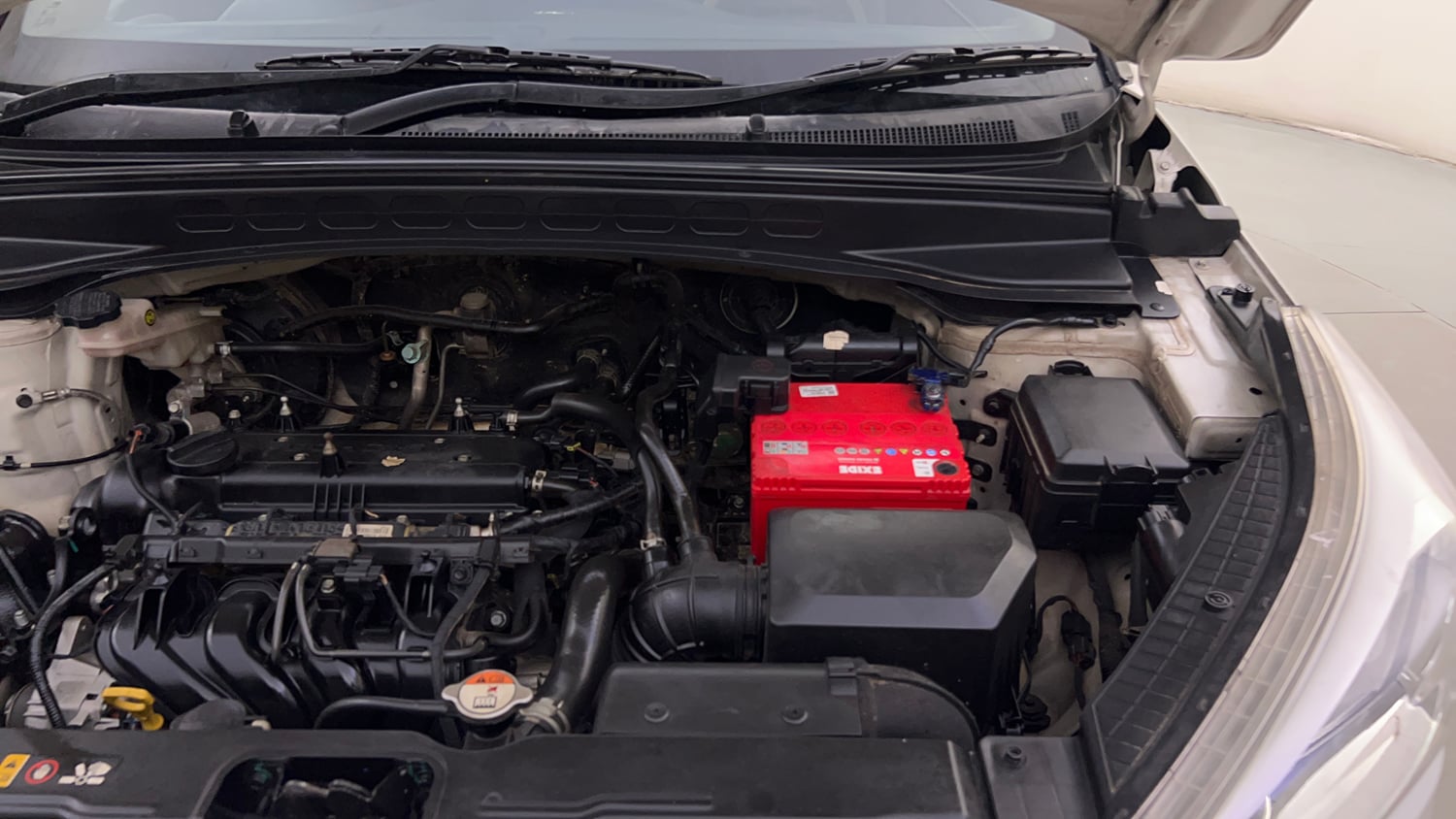Used 2016 Hyundai Creta 1.6 Base Petrol Petrol Manual engine ENGINE LEFT SIDE HINGE & APRON VIEW