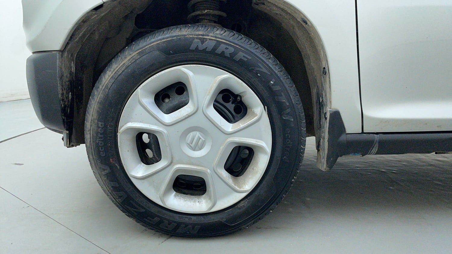 Used 2022 Maruti Suzuki S-Presso VXi (O) AMT Petrol Automatic tyres LEFT FRONT TYRE RIM VIEW
