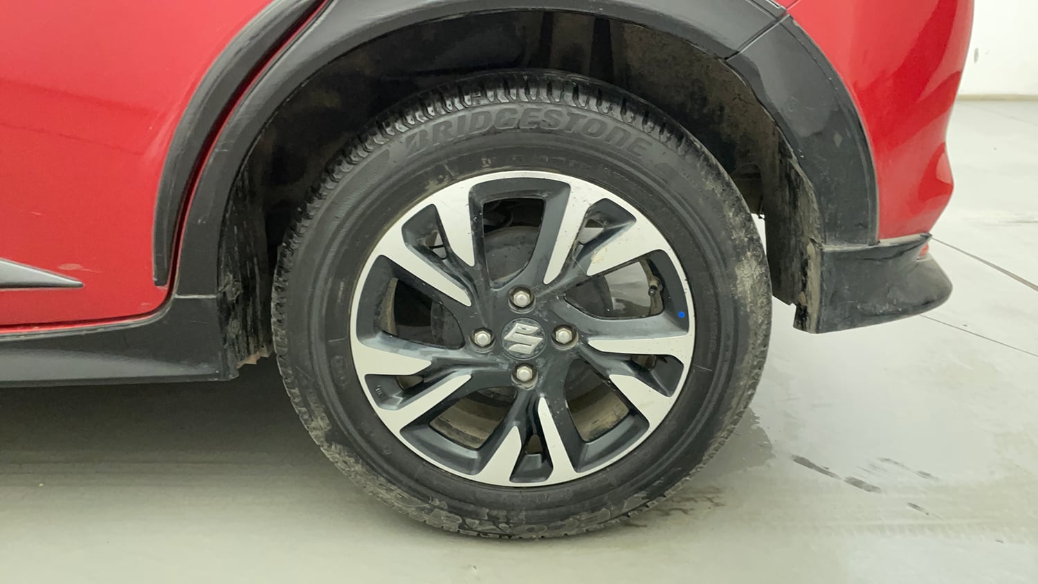 Used 2024 Maruti Suzuki Swift ZXi Plus Dual Tone AMT Petrol Automatic tyres LEFT REAR TYRE RIM VIEW
