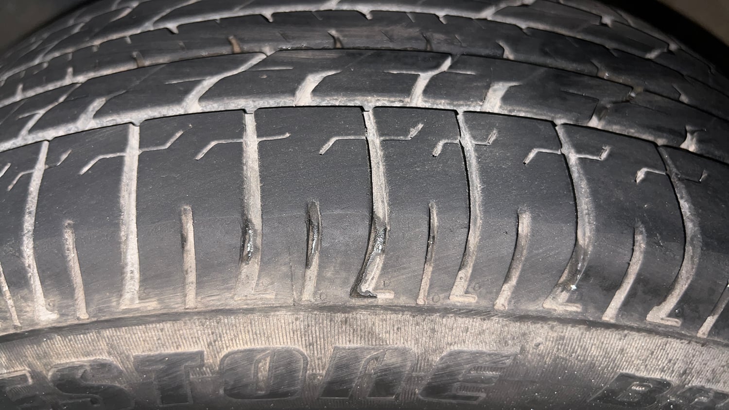 Used 2016 Hyundai Creta 1.6 Base Petrol Petrol Manual tyres LEFT FRONT TYRE TREAD VIEW