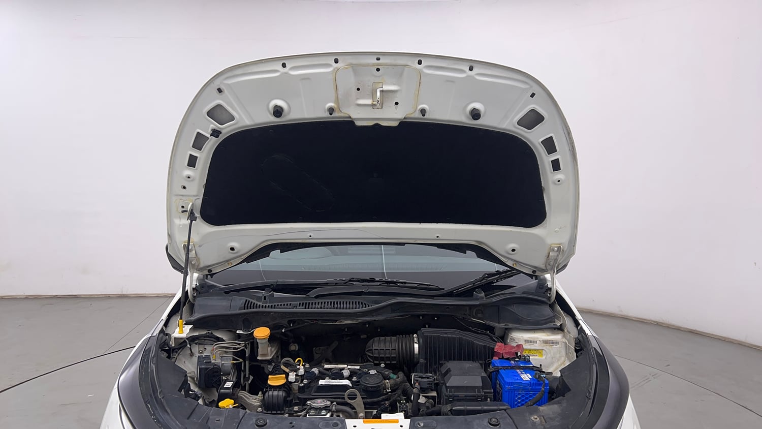 Used 2021 Tata Altroz XE Petrol Petrol Manual engine ENGINE & BONNET OPEN FRONT VIEW