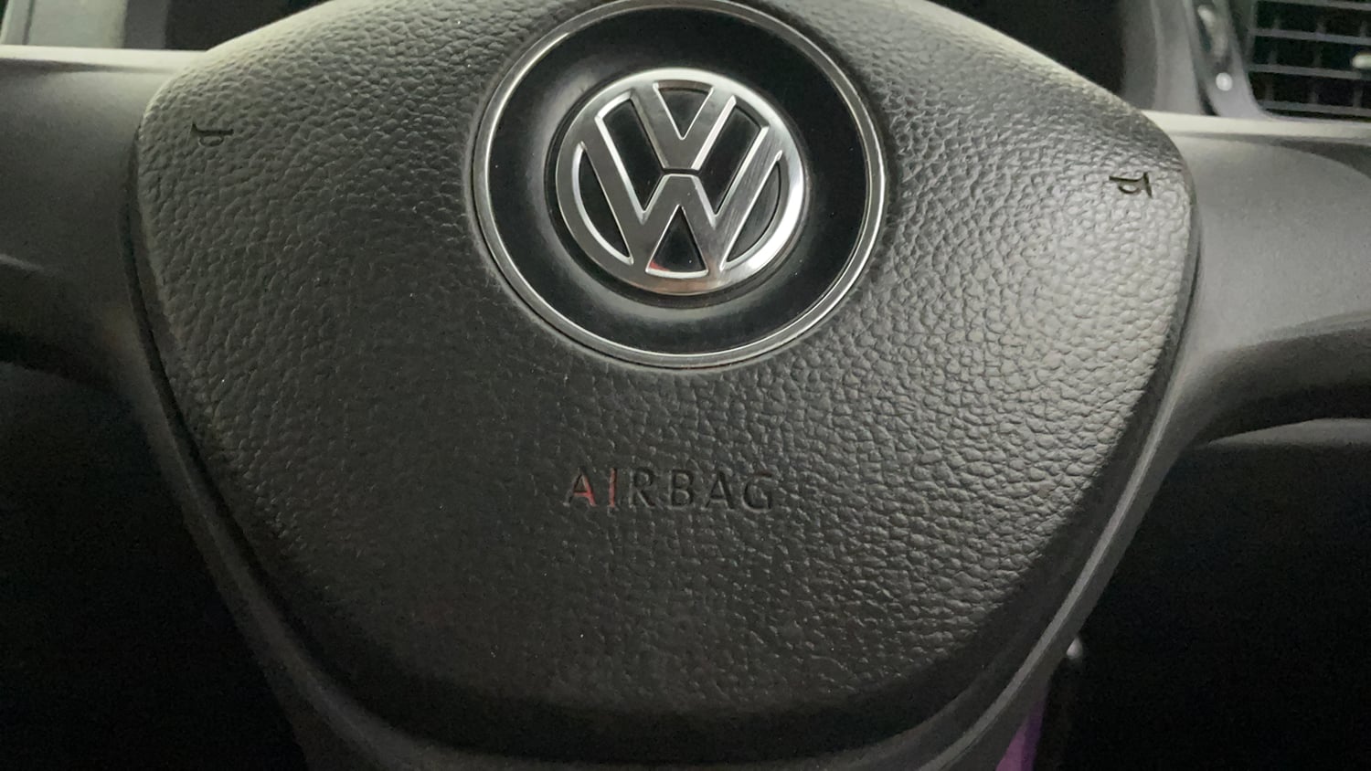 Used 2017 Volkswagen Polo Comfortline 1.2L (P) Petrol Manual top_features Airbags