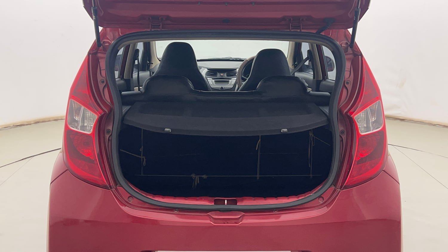 Used 2015 Hyundai Eon Magna O Petrol Manual interior DICKY INSIDE VIEW