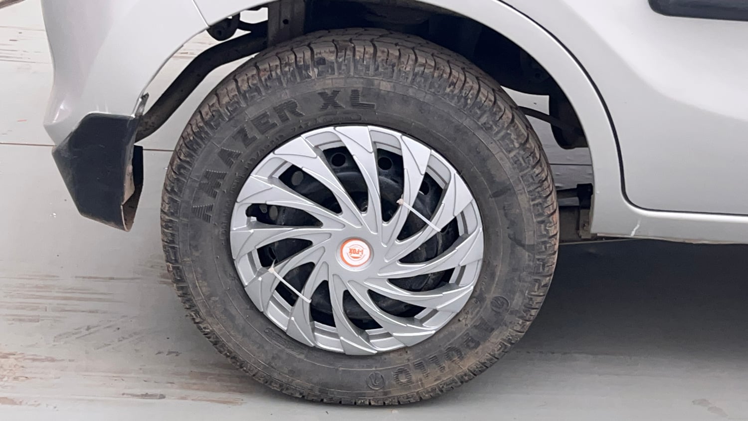 Used 2013 Maruti Suzuki Alto 800 Lxi Petrol Manual tyres RIGHT REAR TYRE RIM VIEW