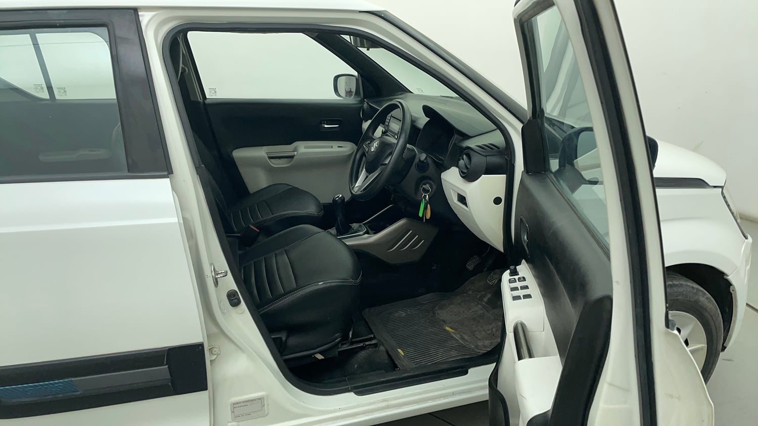Used 2018 Maruti Suzuki Ignis Delta 1.2 MT Petrol Manual interior RIGHT SIDE FRONT DOOR CABIN VIEW