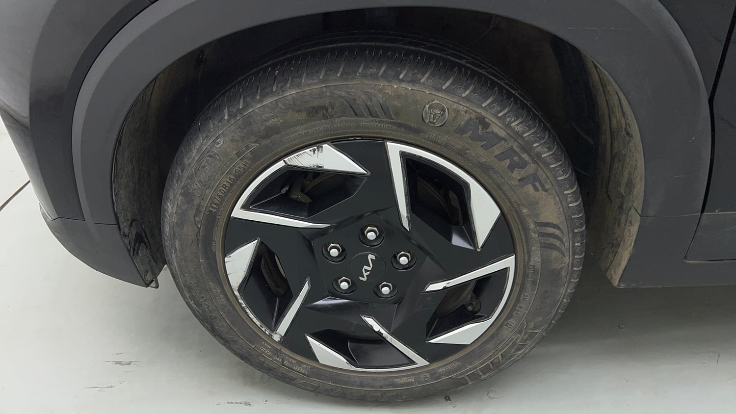 Used 2024 Kia Sonet HTK Plus 1.2 Petrol MT Petrol Manual tyres LEFT FRONT TYRE RIM VIEW