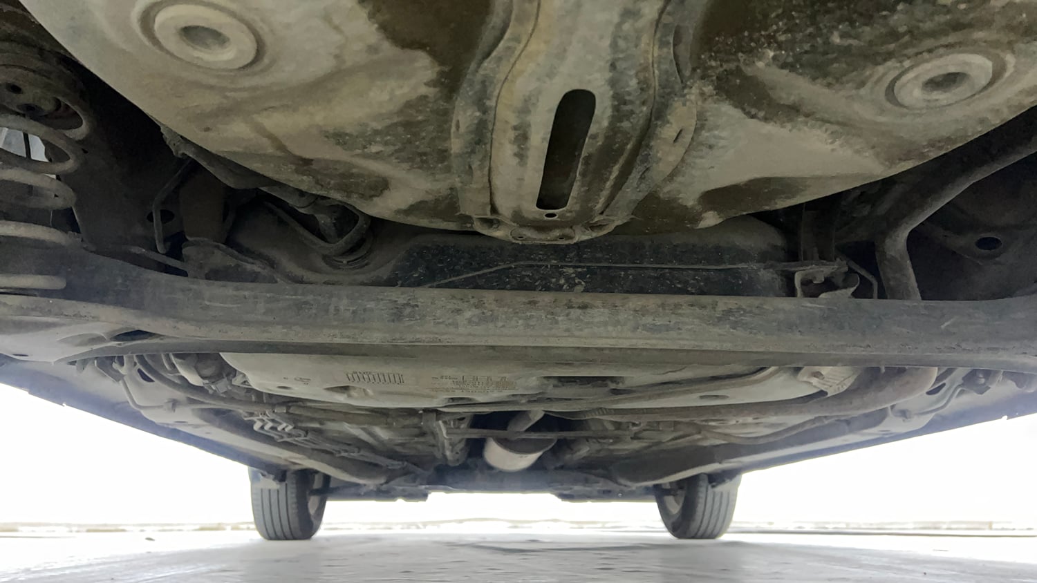 Used 2019 Maruti Suzuki Swift ZXi Plus AMT Petrol Automatic extra REAR UNDERBODY VIEW (TAKEN FROM REAR)