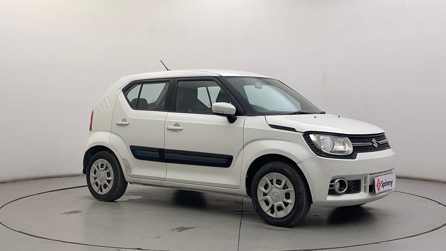 Used 2018 Maruti Suzuki Ignis Delta 1.2 MT Petrol Manual exterior RIGHT FRONT CORNER VIEW