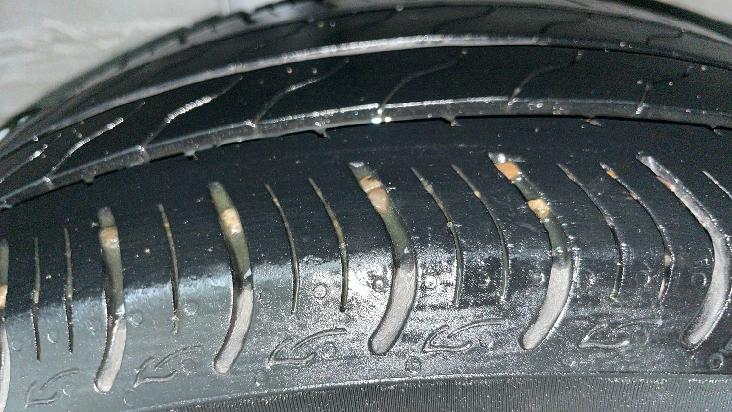 Used 2023 Honda Amaze VX 1.2 Petrol CVT Petrol Automatic tyres RIGHT REAR TYRE TREAD VIEW