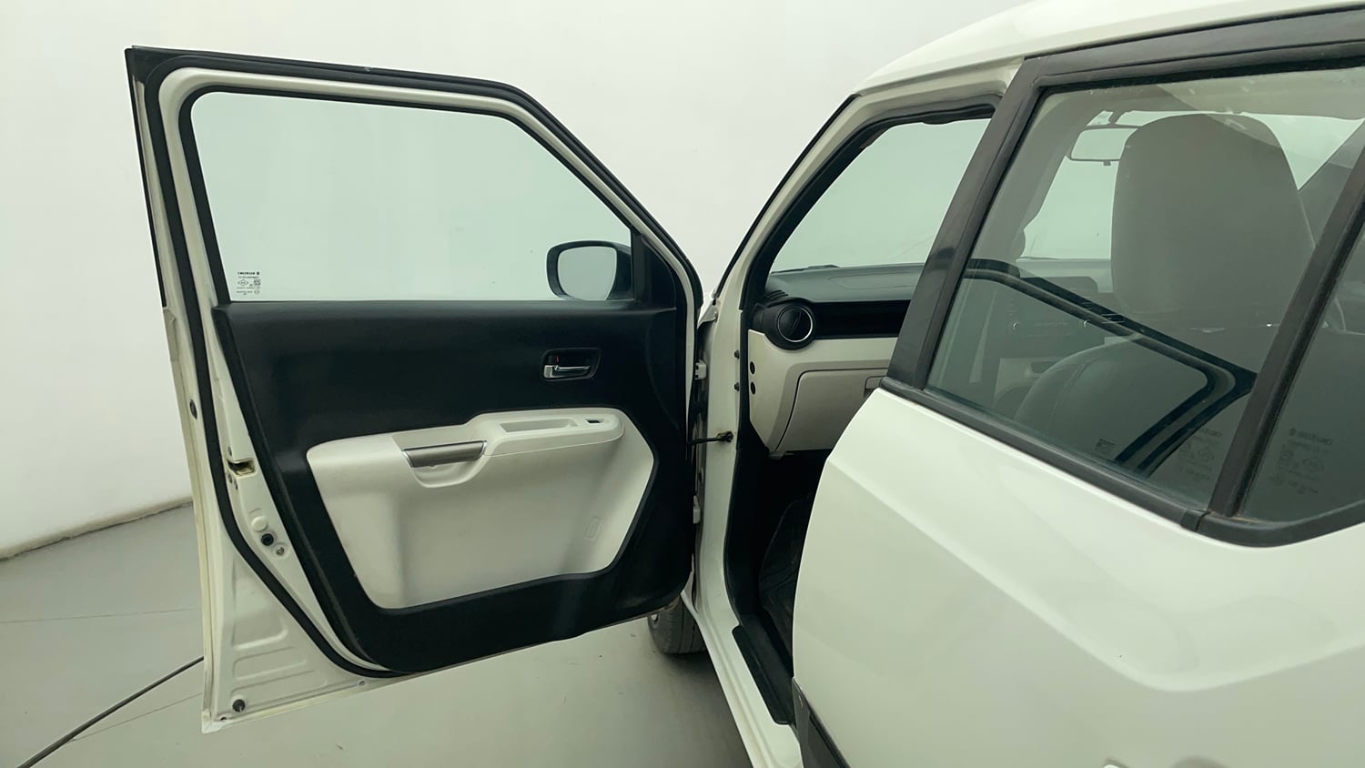 Used 2018 Maruti Suzuki Ignis Delta 1.2 MT Petrol Manual interior LEFT FRONT DOOR OPEN VIEW