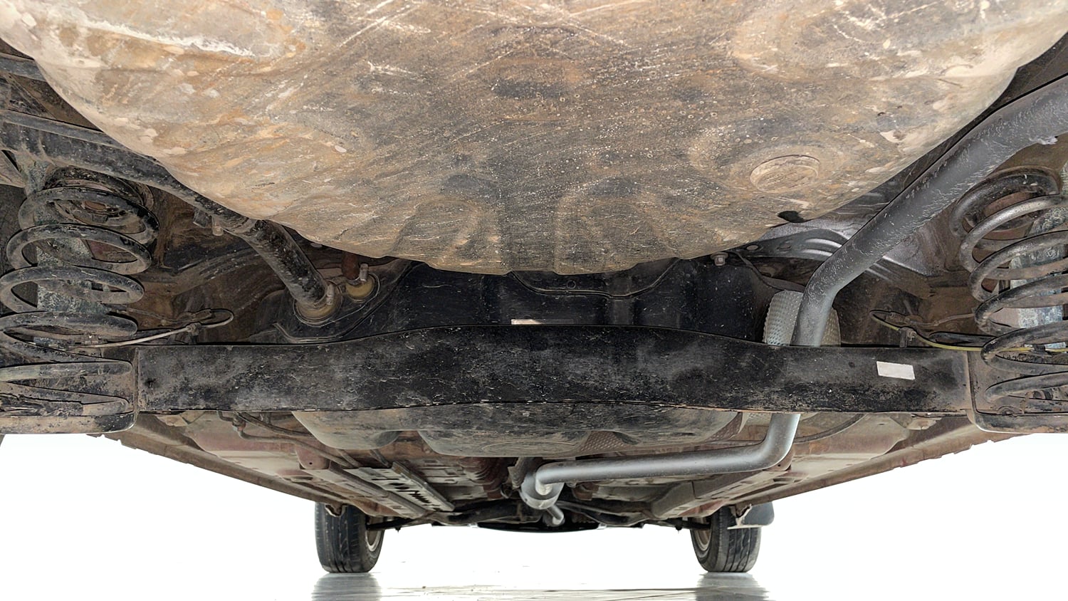 Used 2013 Toyota Etios V Petrol Manual extra REAR UNDERBODY VIEW (TAKEN FROM REAR)