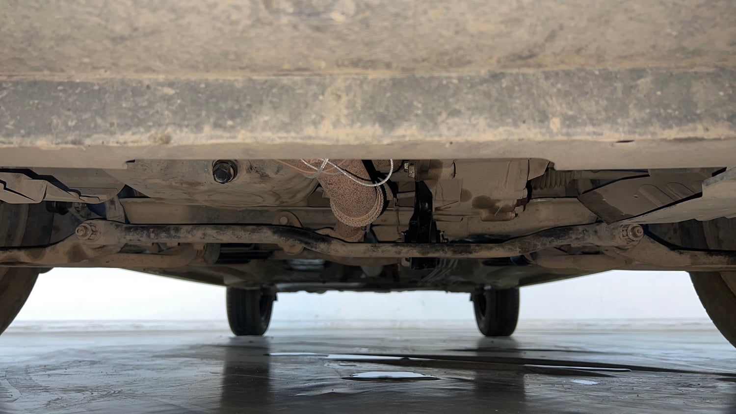 Used 2021 Tata Tiago XZ Petrol Manual extra FRONT LEFT UNDERBODY VIEW