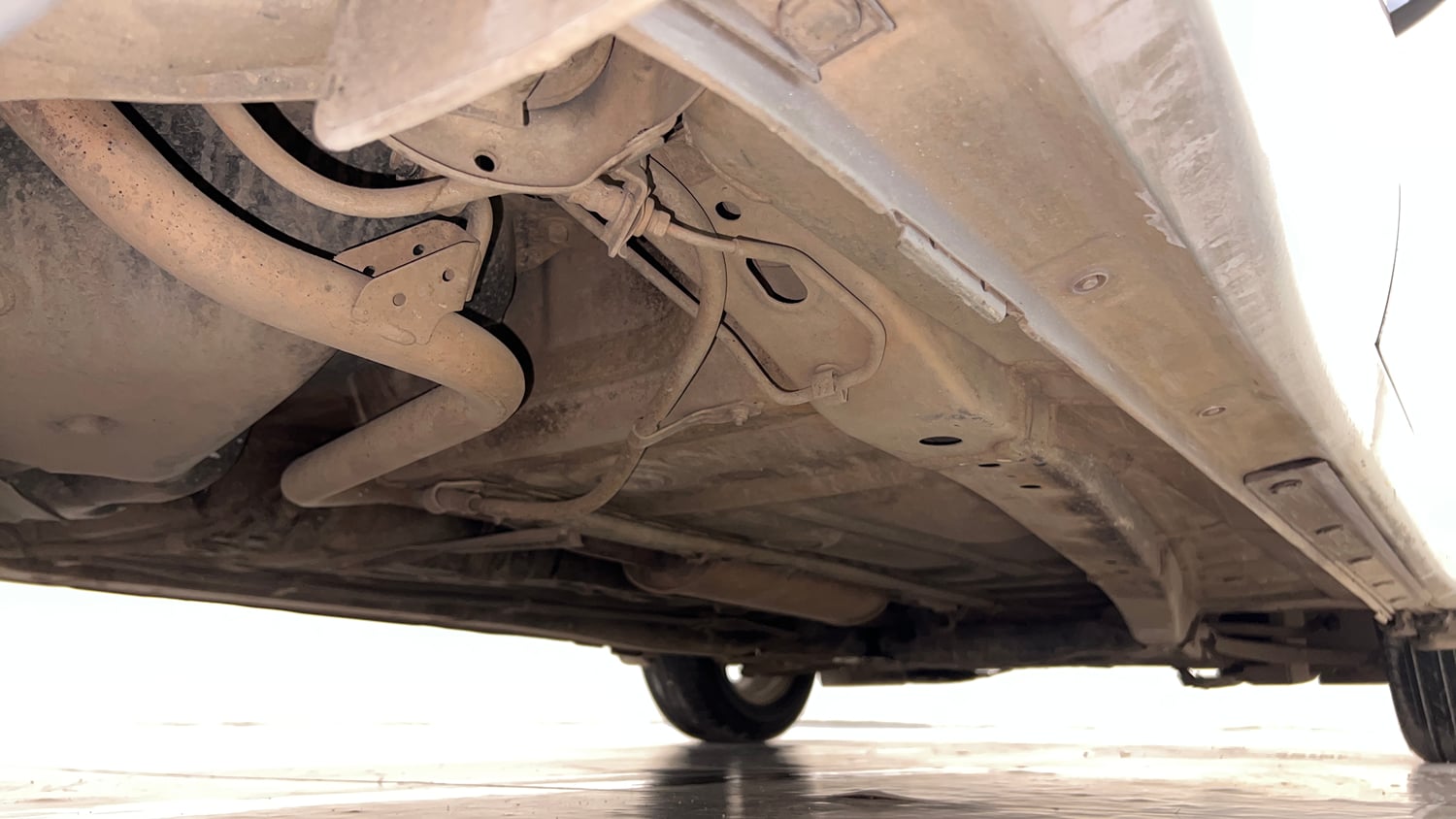 Used 2019 Maruti Suzuki Swift ZXi AMT Petrol Automatic extra REAR RIGHT UNDERBODY VIEW