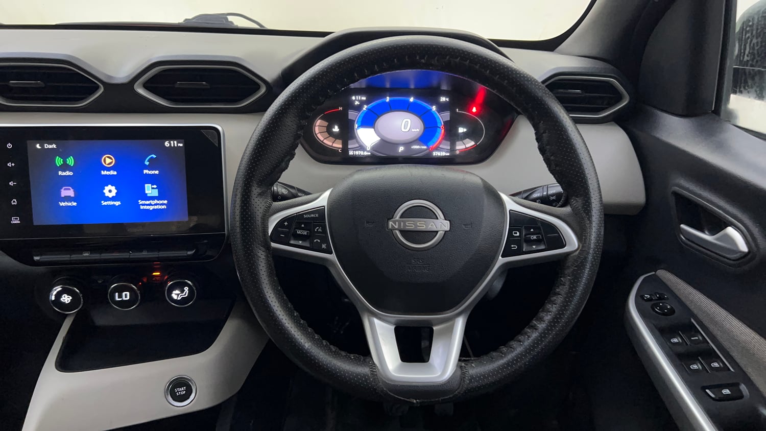 Used 2022 Nissan Magnite XV Turbo CVT Dual Tone Petrol Automatic interior STEERING VIEW