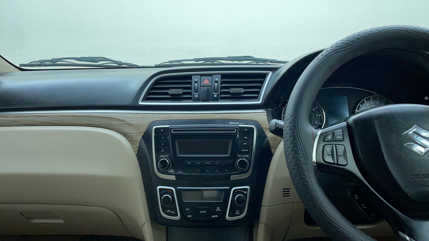 Used 2018 Maruti Suzuki Ciaz Zeta Hybrid 1.5 AT Petrol Automatic interior MUSIC SYSTEM & AC CONTROL VIEW