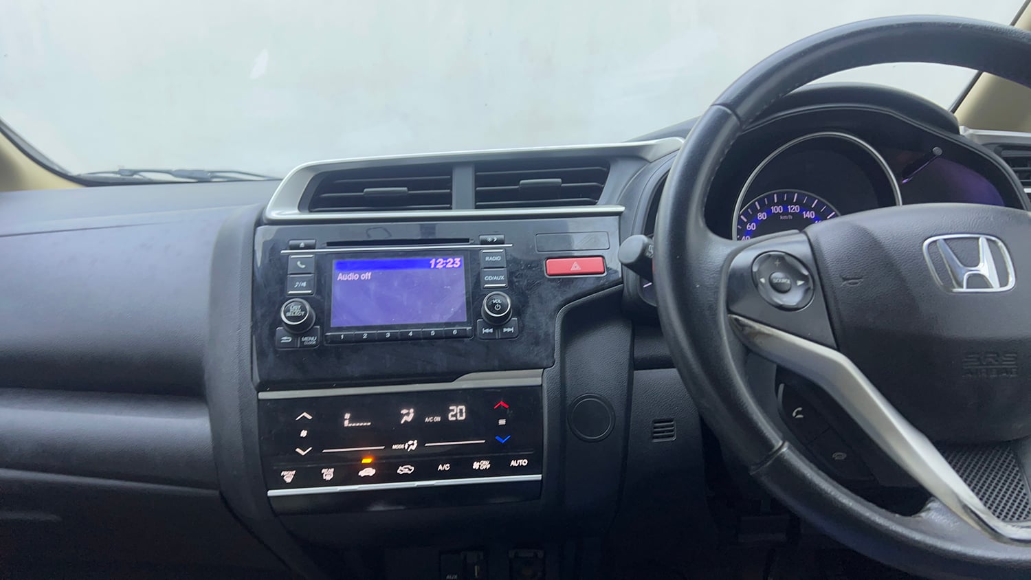 Used 2015 Honda Jazz V Petrol Petrol Manual interior MUSIC SYSTEM & AC CONTROL VIEW