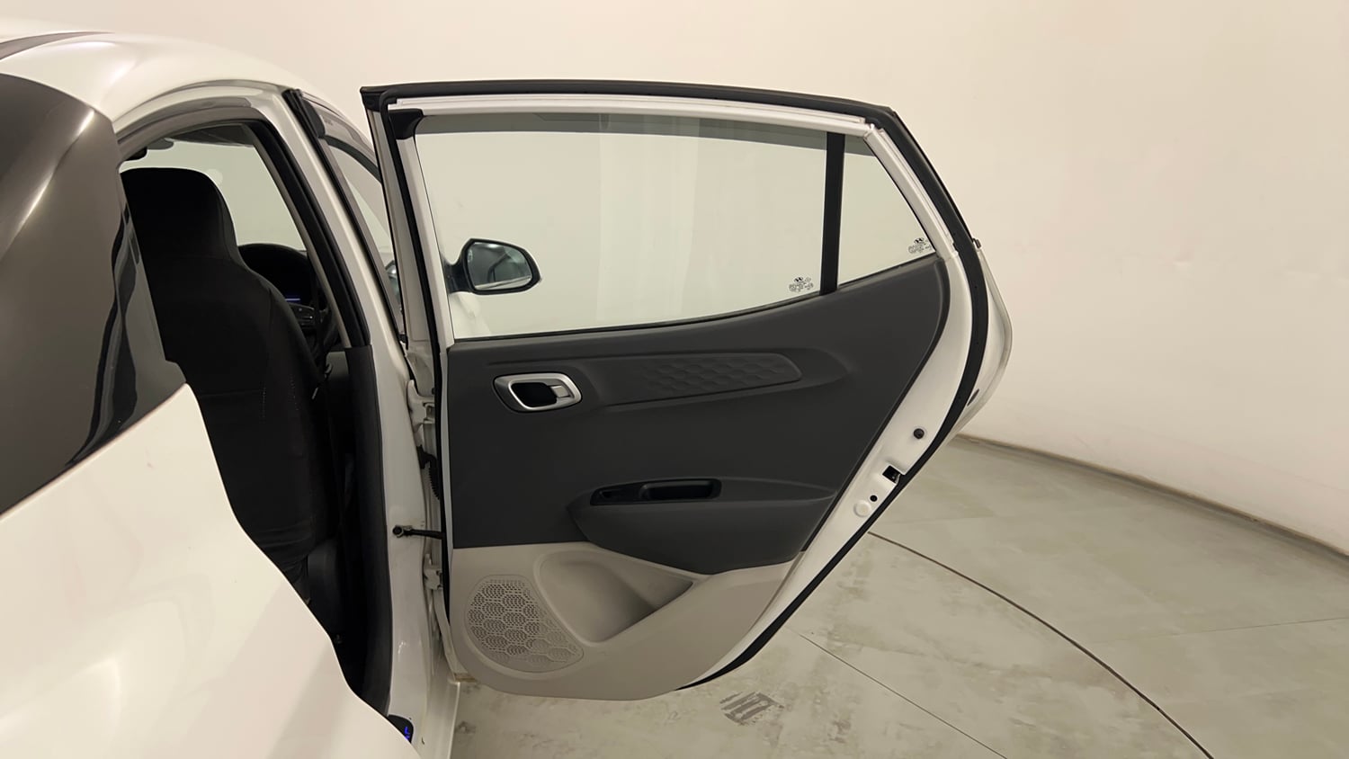 Used 2023 Hyundai Aura SX 1.2 CNG Cng Manual interior RIGHT REAR DOOR OPEN VIEW