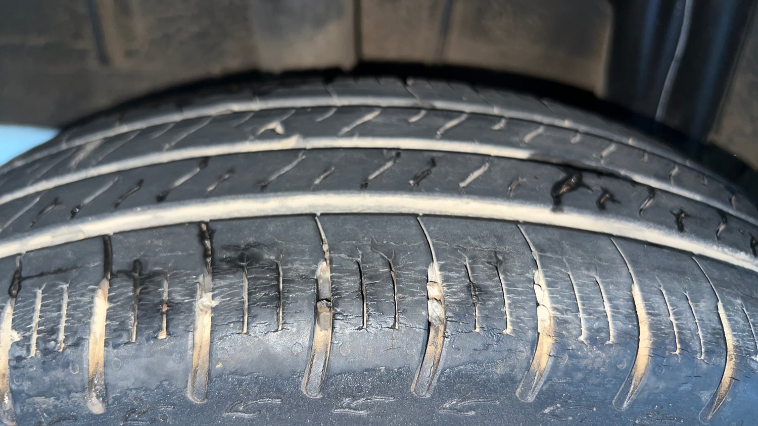 Used 2021 Renault Triber RXT Petrol Manual tyres RIGHT REAR TYRE TREAD VIEW