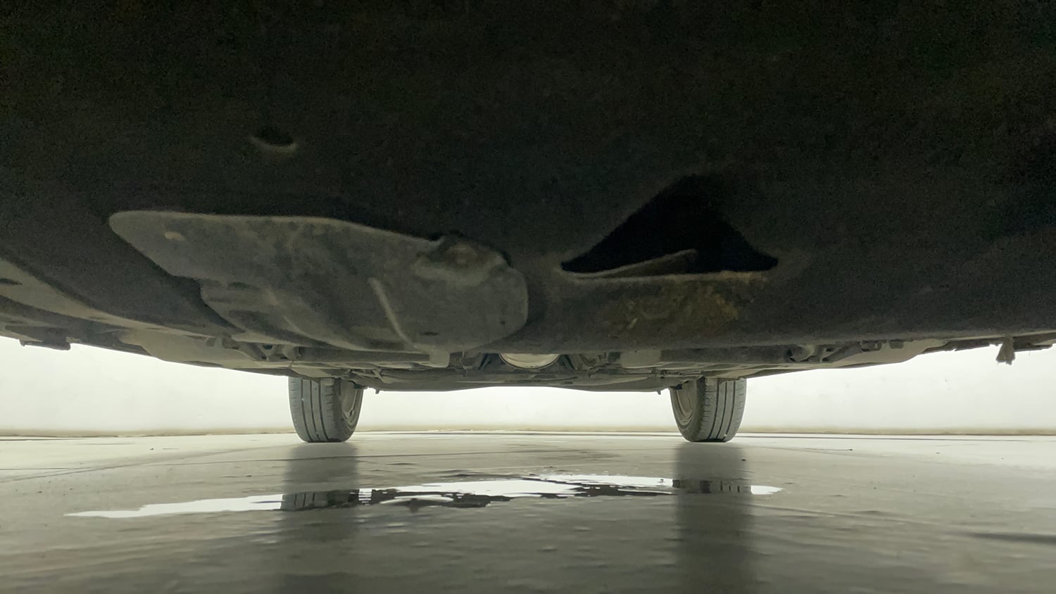 Used 2024 Maruti Suzuki Swift ZXi Plus Dual Tone AMT Petrol Automatic extra FRONT LEFT UNDERBODY VIEW