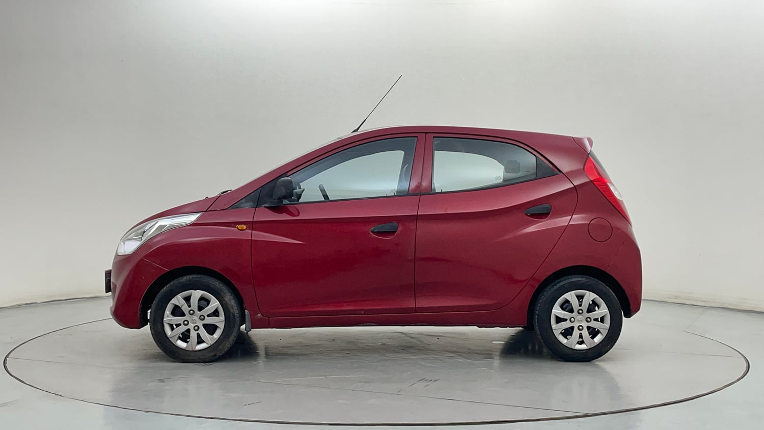 Used 2016 Hyundai Eon Magna + Petrol Manual exterior LEFT SIDE VIEW