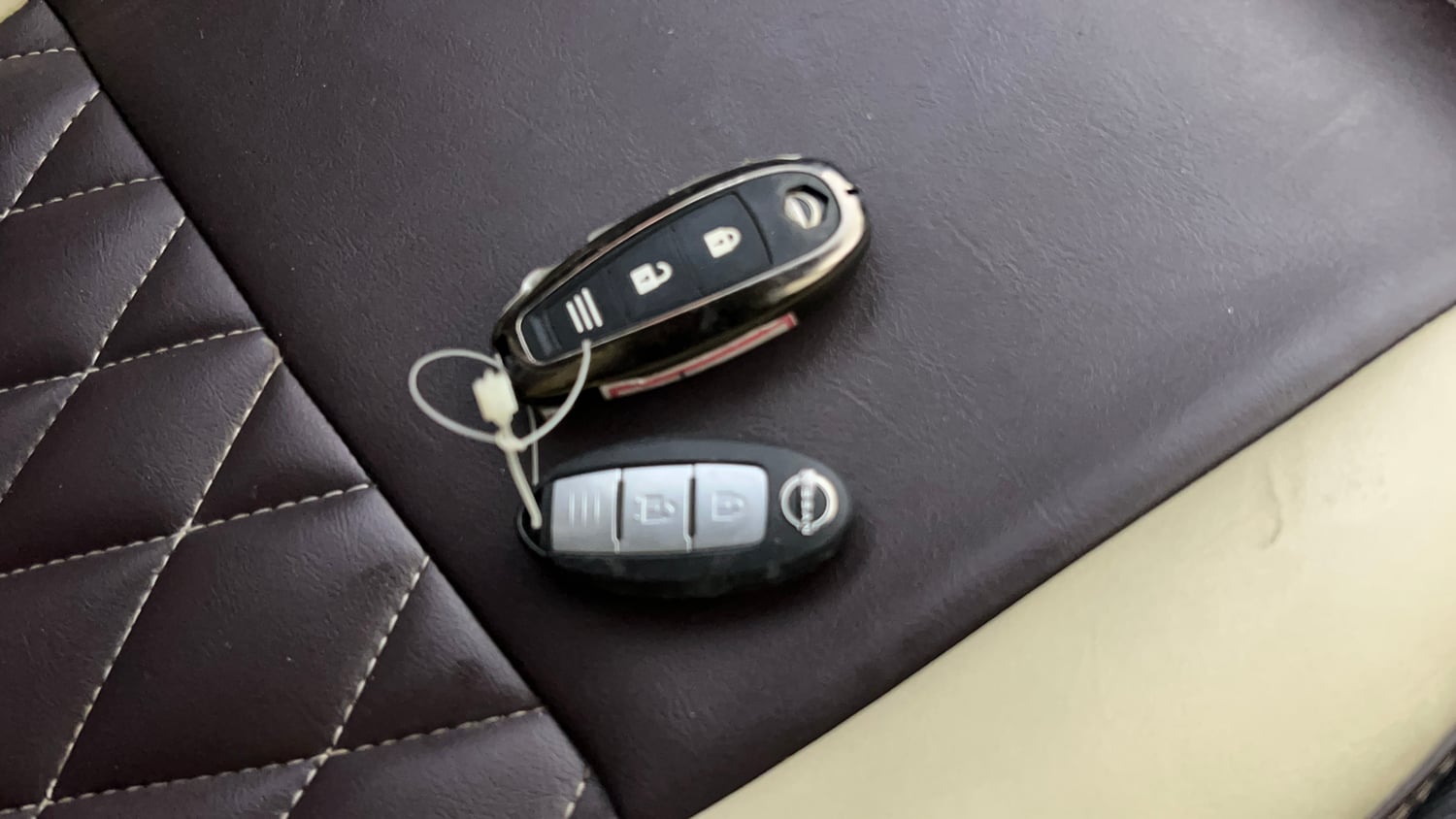 Used 2022 Nissan Magnite XV Turbo CVT Dual Tone Petrol Automatic extra CAR KEY VIEW