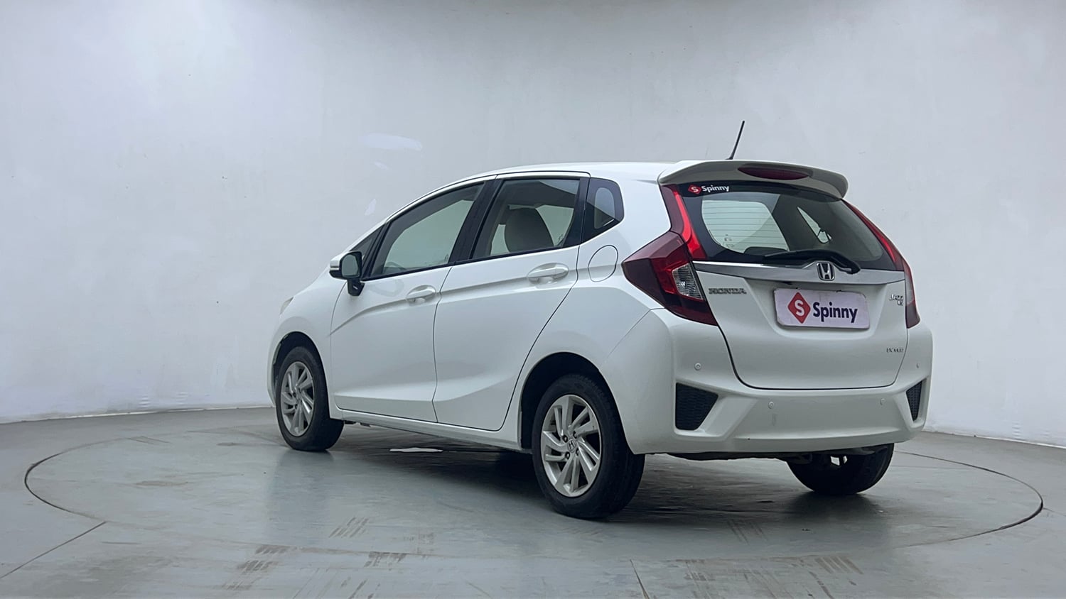 Used 2015 Honda Jazz V Petrol Petrol Manual exterior LEFT REAR CORNER VIEW