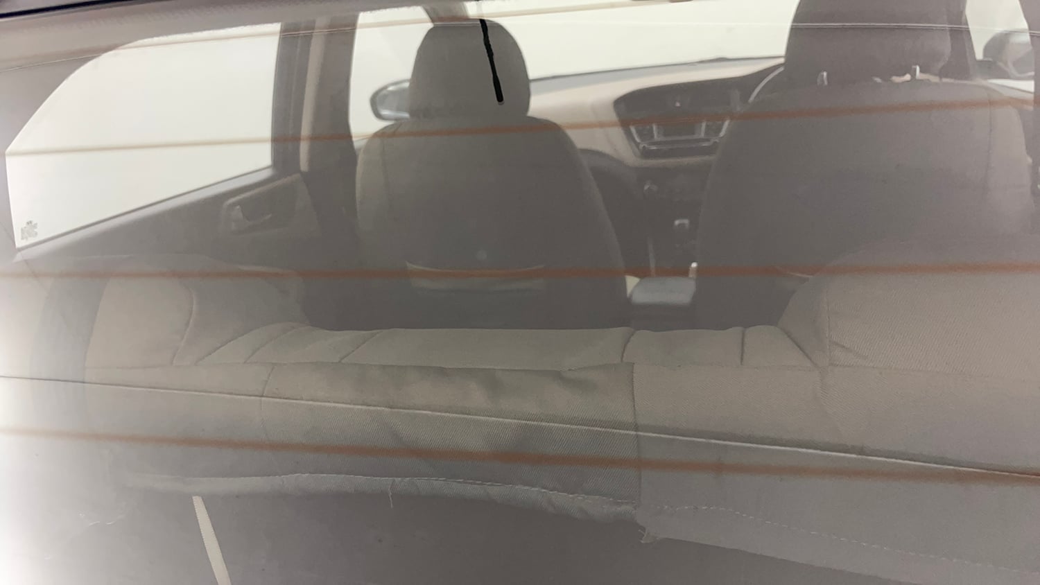 Used 2015 Hyundai Elite i20 Sportz 1.2 Petrol Manual top_features Rear defogger