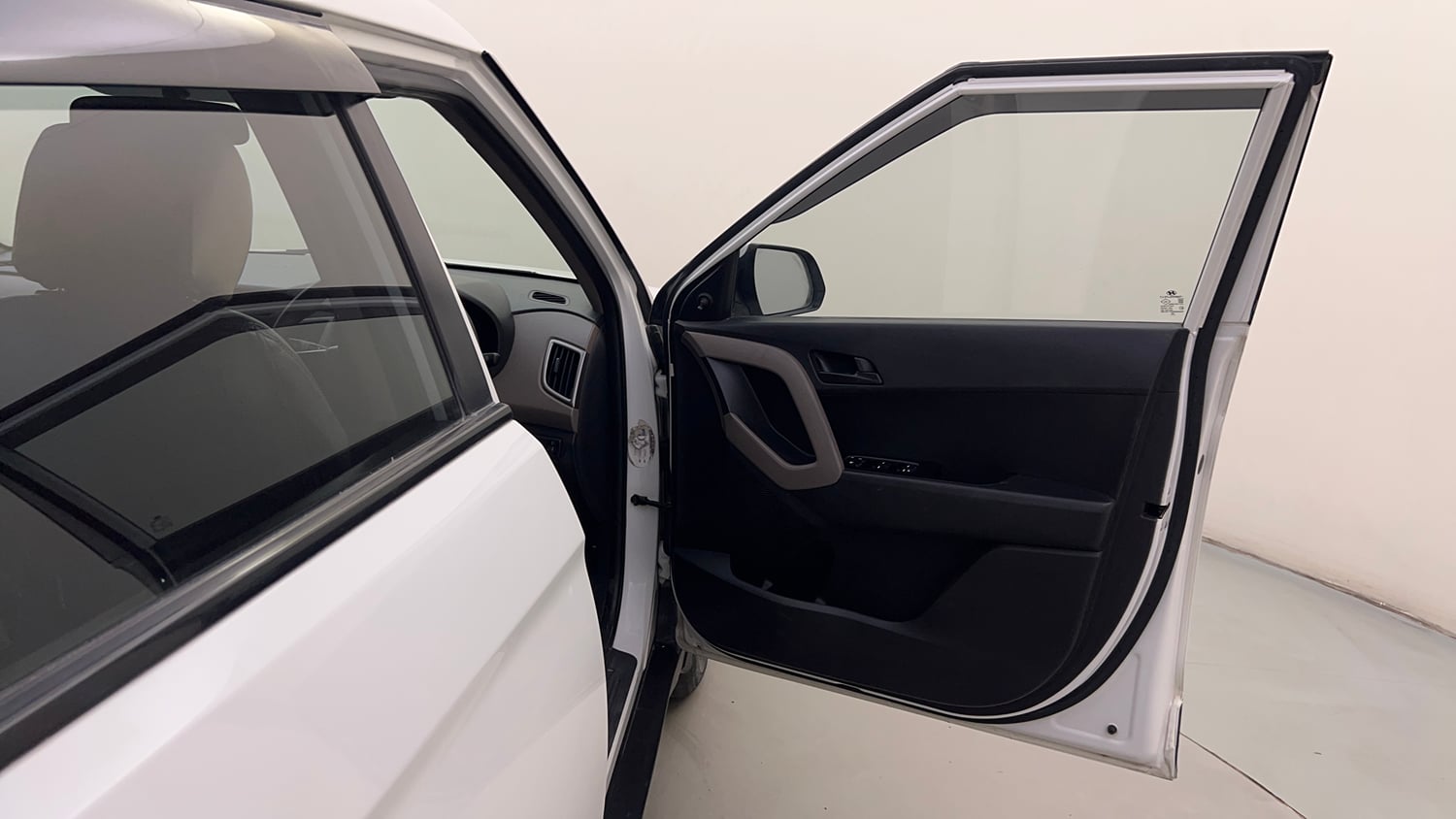 Used 2016 Hyundai Creta 1.6 Base Petrol Petrol Manual interior RIGHT FRONT DOOR OPEN VIEW
