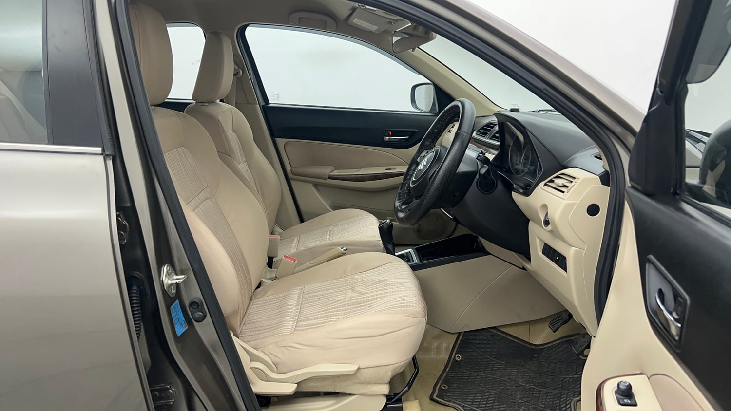 Used 2018 Maruti Suzuki Dzire ZXi Petrol Manual interior RIGHT SIDE FRONT DOOR CABIN VIEW