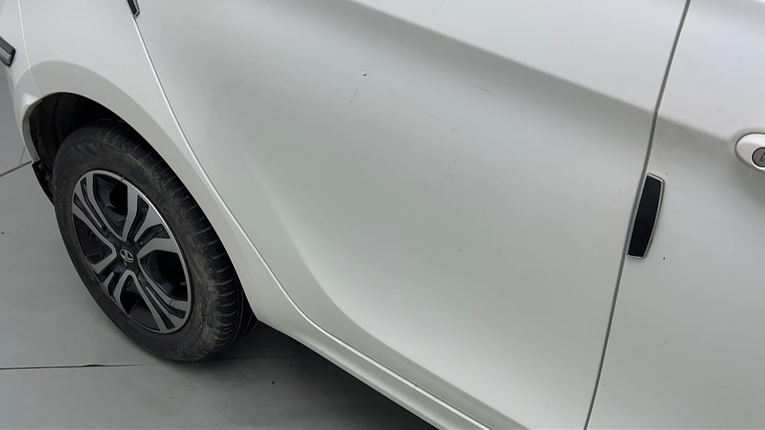 Used 2021 Tata Tiago XZ Petrol Manual dents MINOR DENT