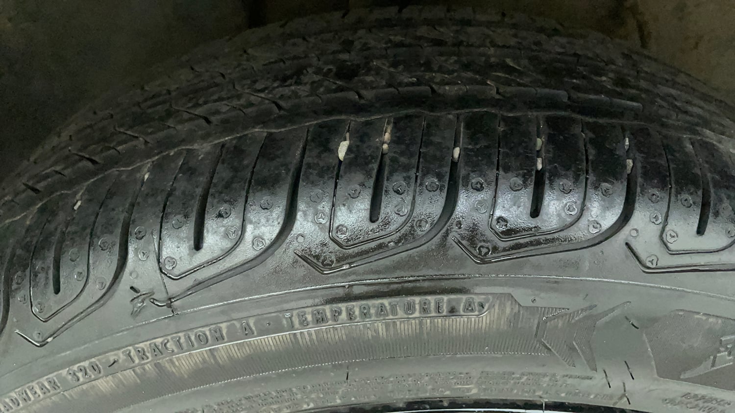 Used 2022 Tata Altroz XZ Plus Petrol Dark Edition Petrol Manual tyres RIGHT REAR TYRE TREAD VIEW