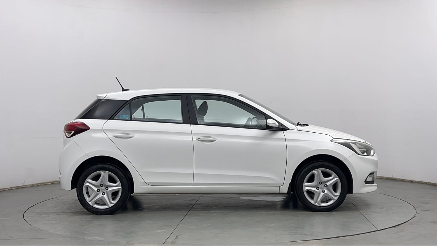 Used 2018 Hyundai Elite i20 Asta 1.2 Petrol Manual exterior RIGHT SIDE VIEW