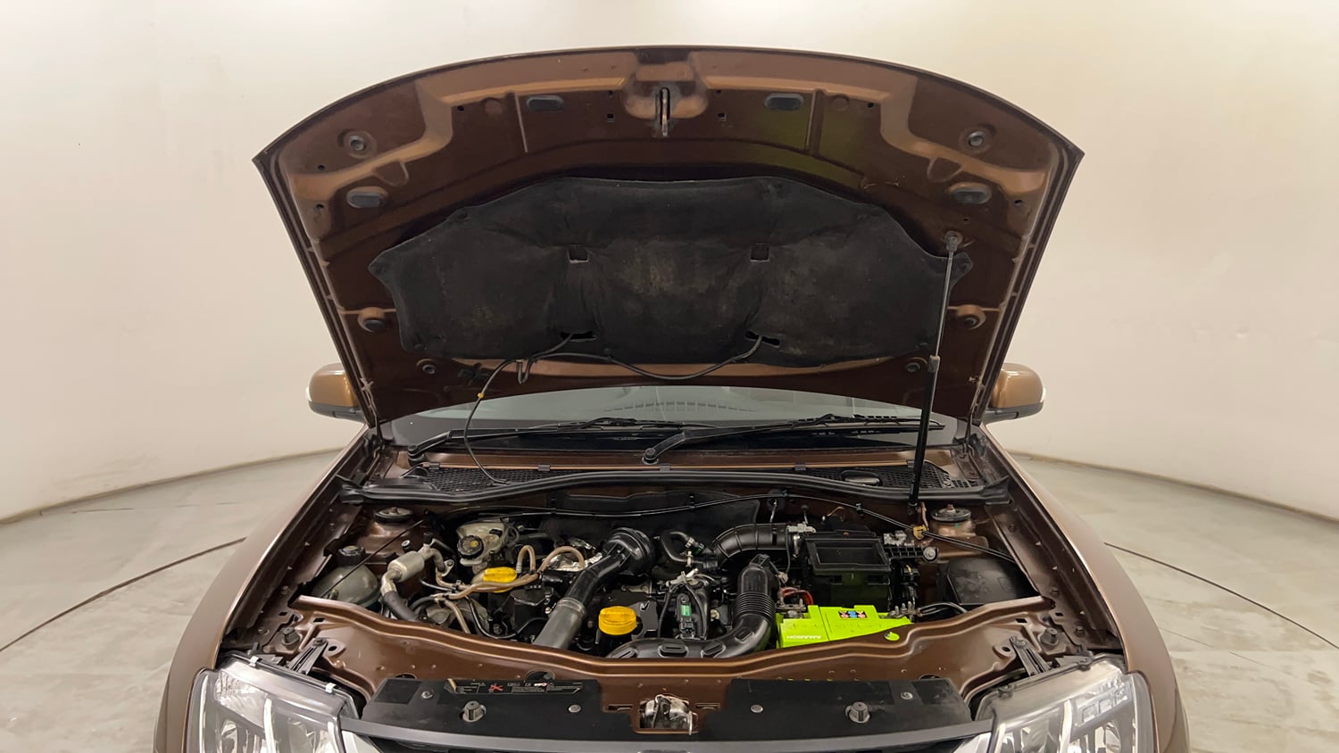 Used 2016 Renault Duster 85 PS RXZ 4X2 MT Diesel Manual engine ENGINE & BONNET OPEN FRONT VIEW