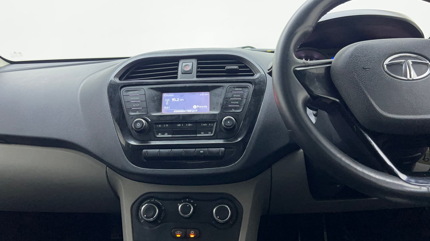 Used 2018 Tata Tiago Revotron XT Petrol Manual interior MUSIC SYSTEM & AC CONTROL VIEW