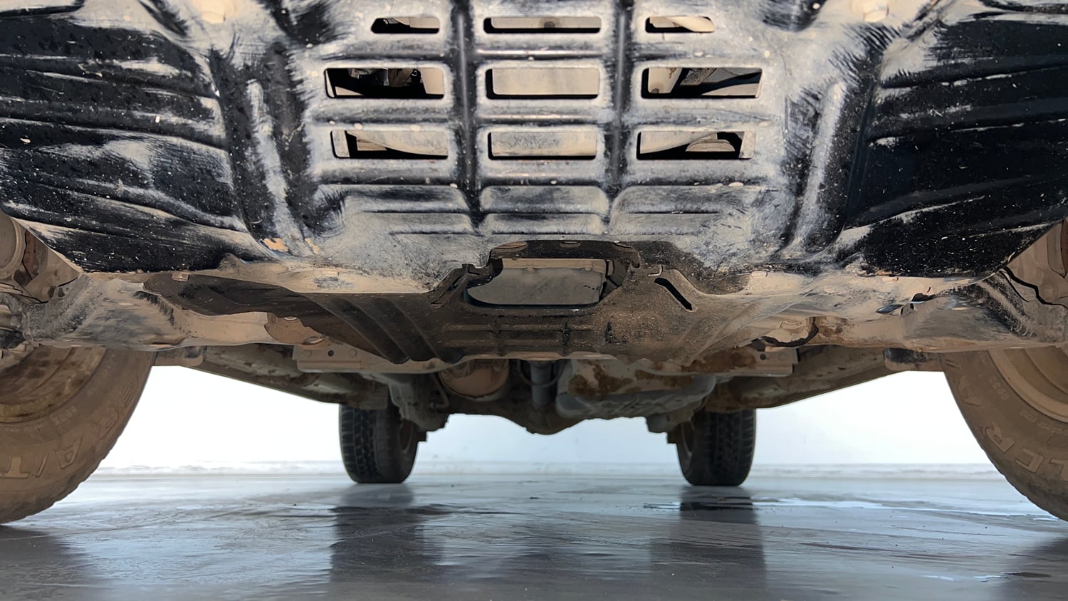 Used 2024 Toyota Fortuner 4X2 AT 2.7 Petrol Petrol Automatic extra FRONT LEFT UNDERBODY VIEW