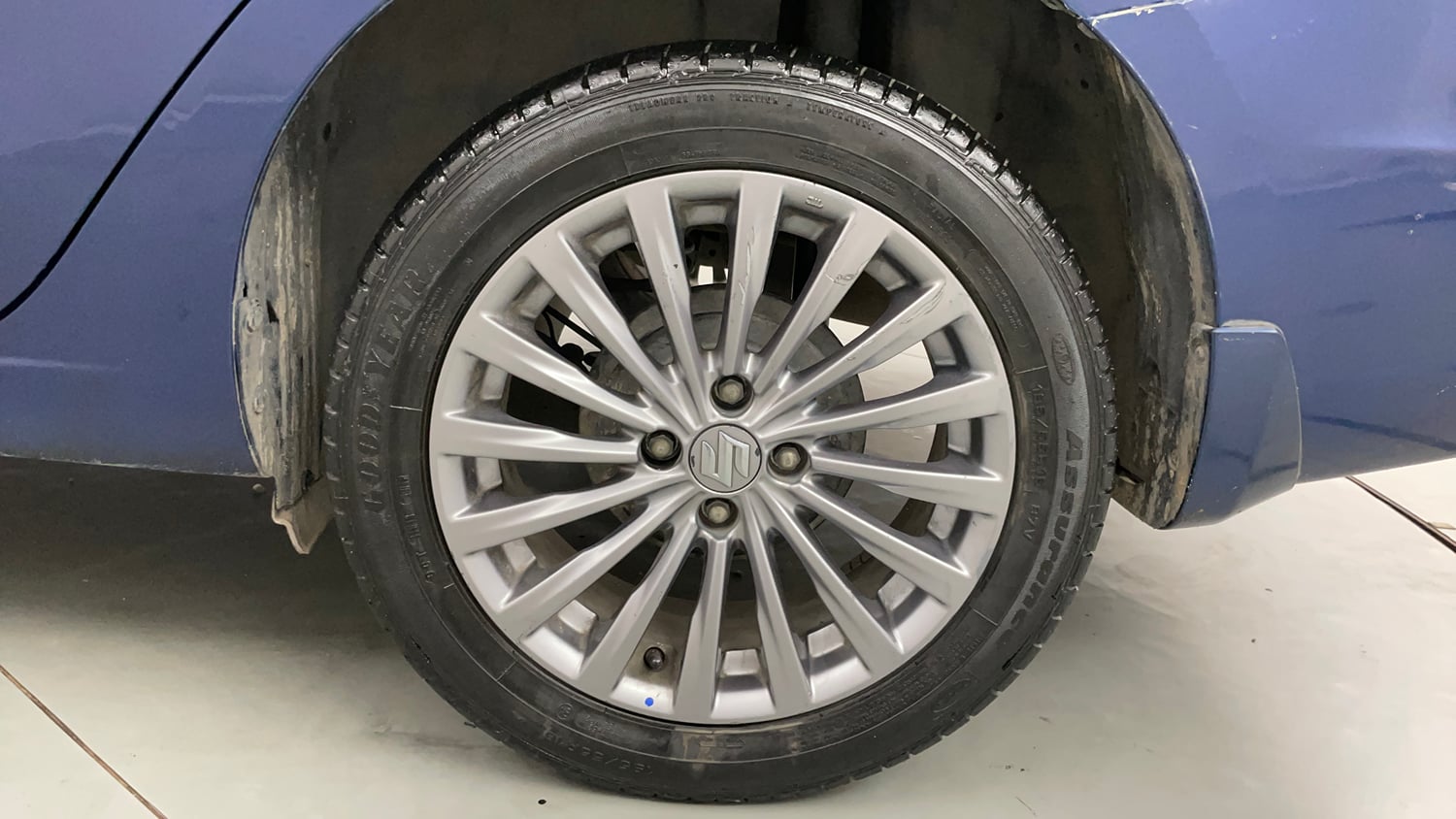 Used 2017 Maruti Suzuki Ciaz Alpha 1.4 MT Petrol Manual tyres LEFT REAR TYRE RIM VIEW