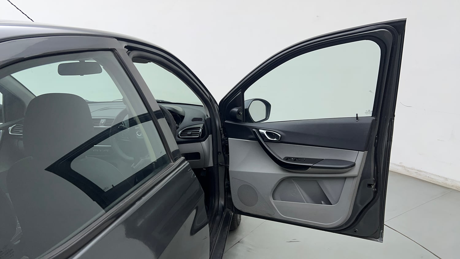 Used 2020 Tata Tiago XZ Plus Petrol Manual interior RIGHT FRONT DOOR OPEN VIEW