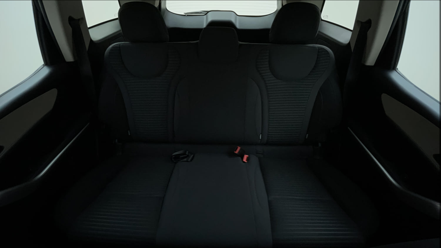Used 2022 Mahindra XUV700 AX 3 Petrol MT 5 STR Petrol Manual interior REAR SEAT CONDITION VIEW
