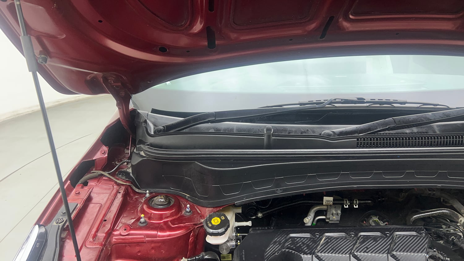 Used 2022 kia Seltos HTX 1.5 IVT Petrol Automatic engine ENGINE RIGHT SIDE HINGE & APRON VIEW