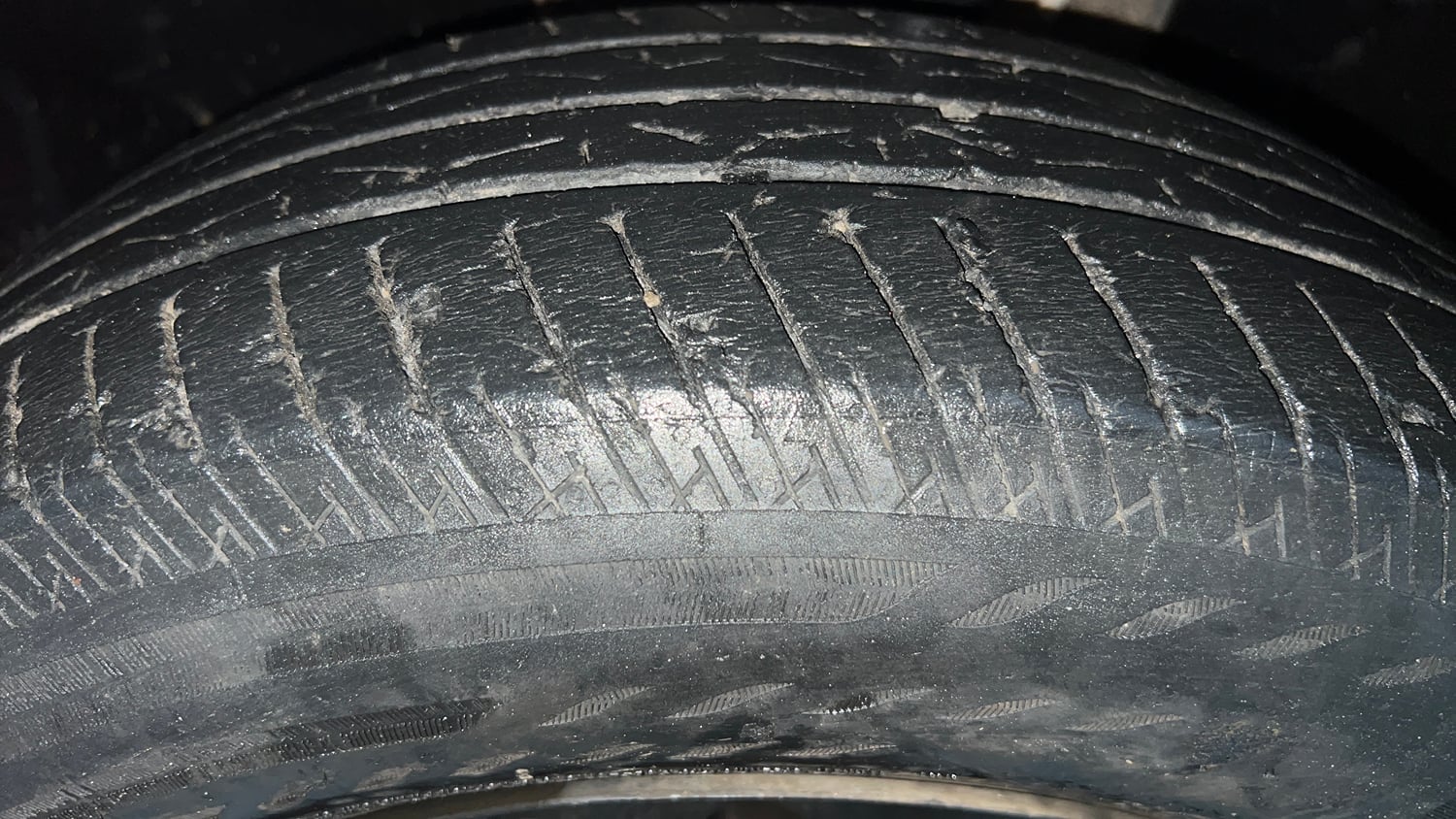 Used 2023 Tata Punch Pure iCNG Cng Manual tyres LEFT FRONT TYRE TREAD VIEW